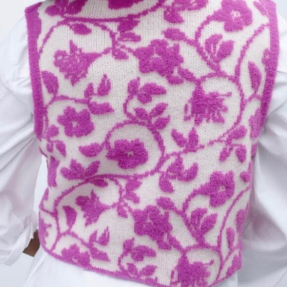 Zara Magenta Floral Knit Vest Bloggers Favorite Size Medium - Picture 6 of 8